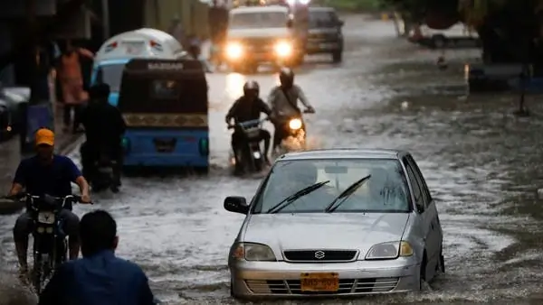 Karachi Grapples with Unexpected April Rain Emergency